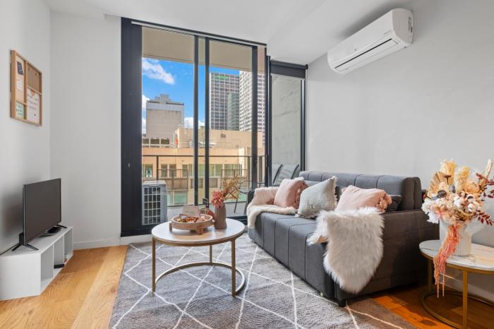 Prime Location Southern Cross 2BR freetram skybus