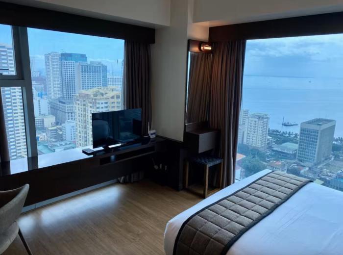 8 Adriatico Condo beside Robinsons Mall Y1