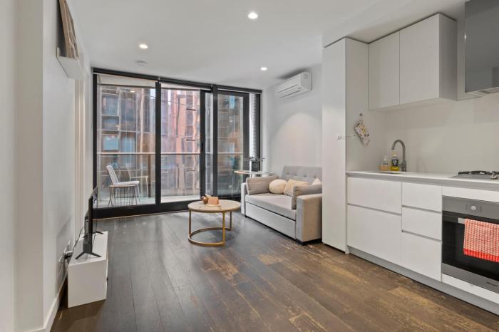 EQ Tower Ultra Modern 2BR CBD Base Mel Central