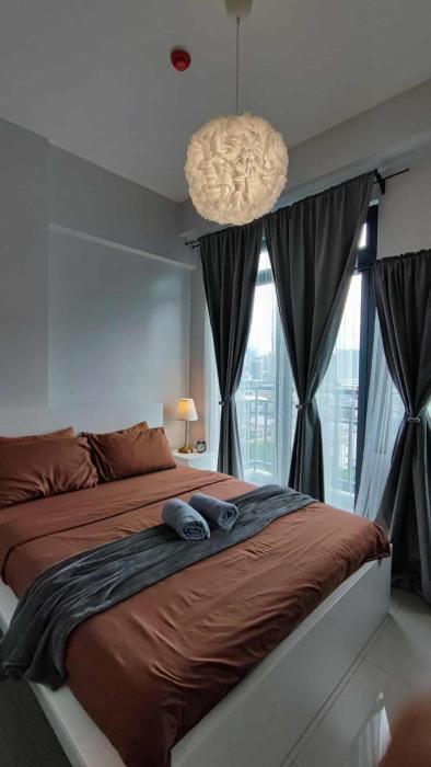 The Hmlet Manila, Near Poblacion Makati Nightlife