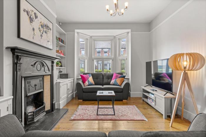 Reading Station - Modern Home with its own Garden Sleeps 6