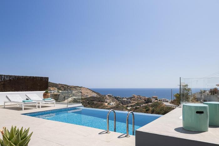 Royal Garden Villas