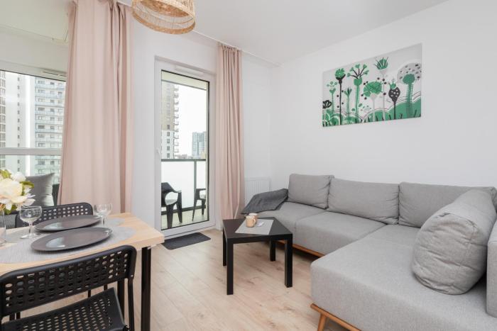 Modern Studio with Balcony Near Arena Gdańsk by Noclegi Renters