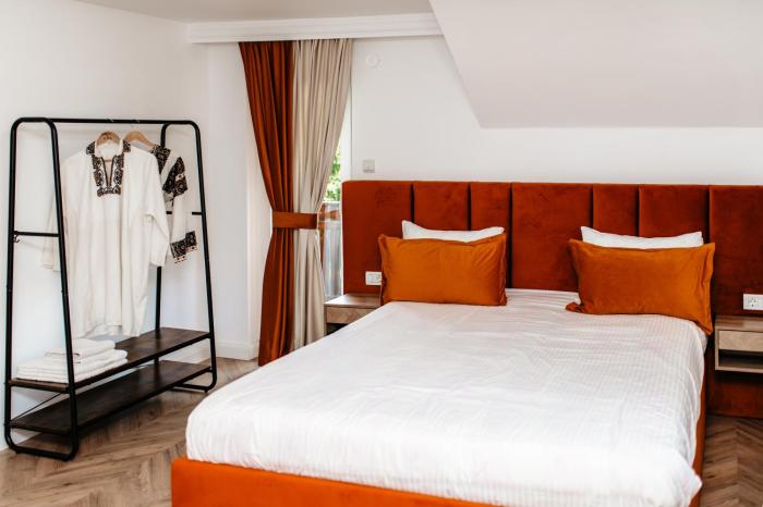 Pensiunea Adam și Eva