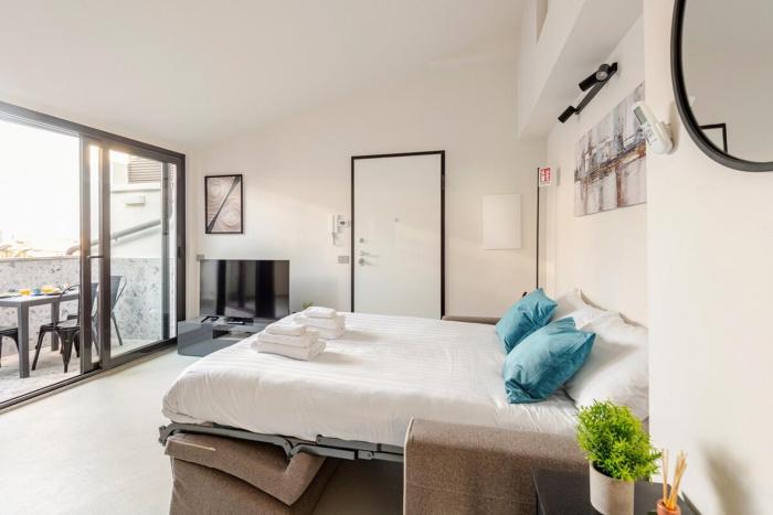 Luxury Elegant Penthouse 2 Bedrooms, 2 Bathrooms