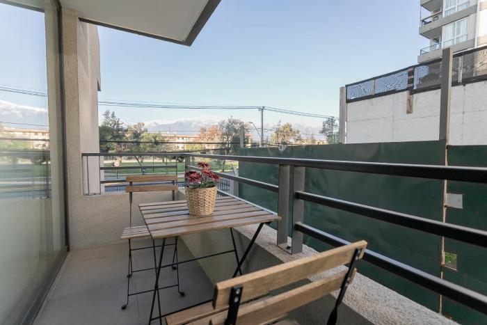 Chic Retreat in Nunoa Perfect Studio for 2