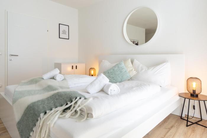 Dolce Vita Flair in Center