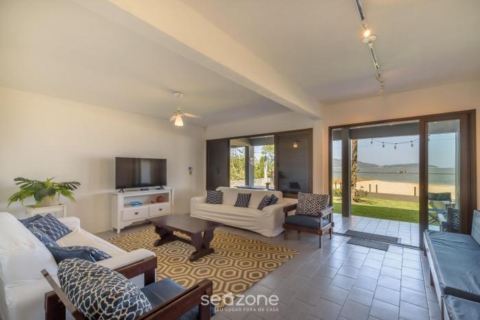 Casa 6Q pé na areia em Bombinhas ABM0101