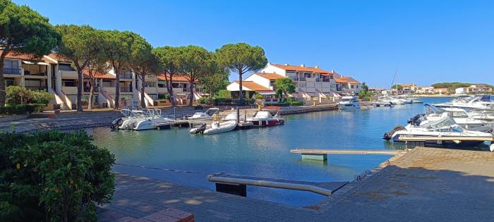 T2 avec Vue Magique sur la Marina - Wifi et Parking privé gratuits