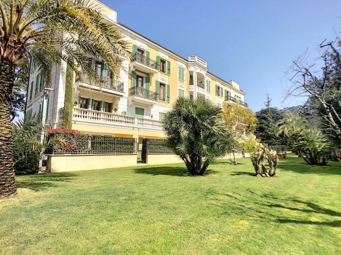 FRGK OXFORD palace park