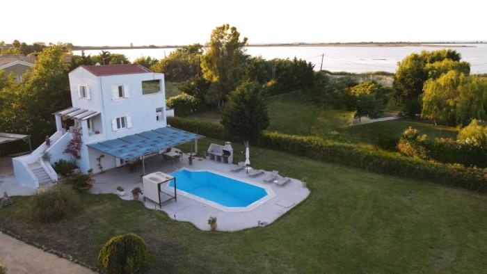 Seaview Villa Aris with private pool by Lefkadastay