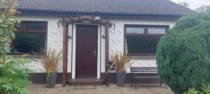 0ne bed house on private road