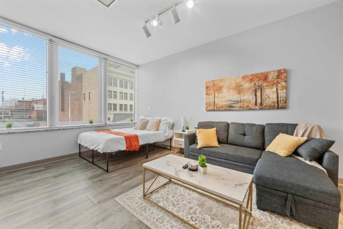 MDRN Escape with Natural Light Wi-Fi Gym Parking