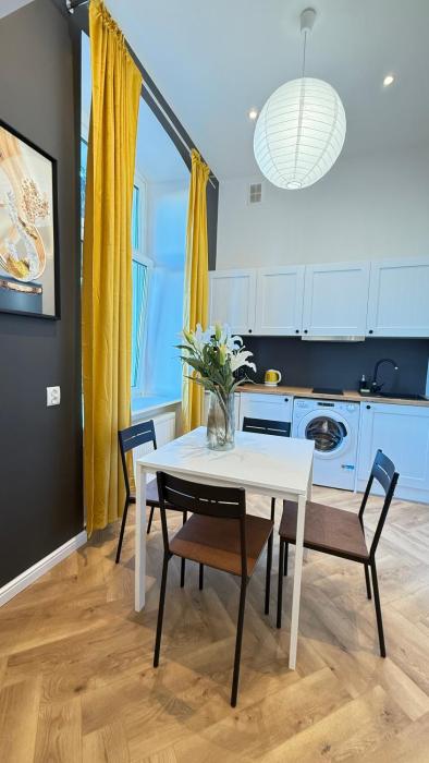 Tuwima Apart Yellow by DreamAp