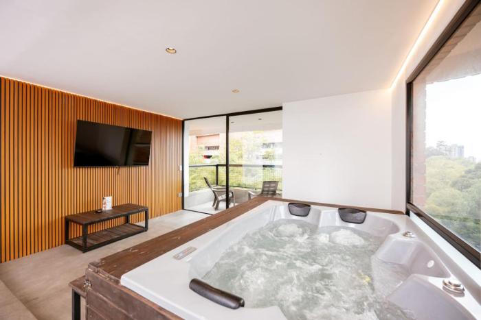 CA501 Apartment at el poblado with Jacuzzi