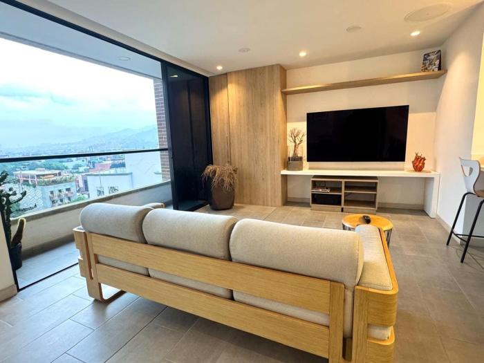 SF501 Poblado Manila KBed Parking 247 security