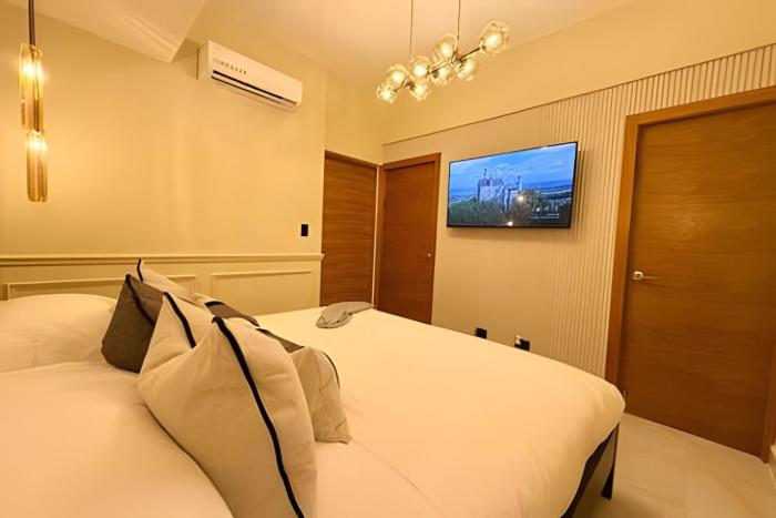 Torre Laura Michelle XXXV