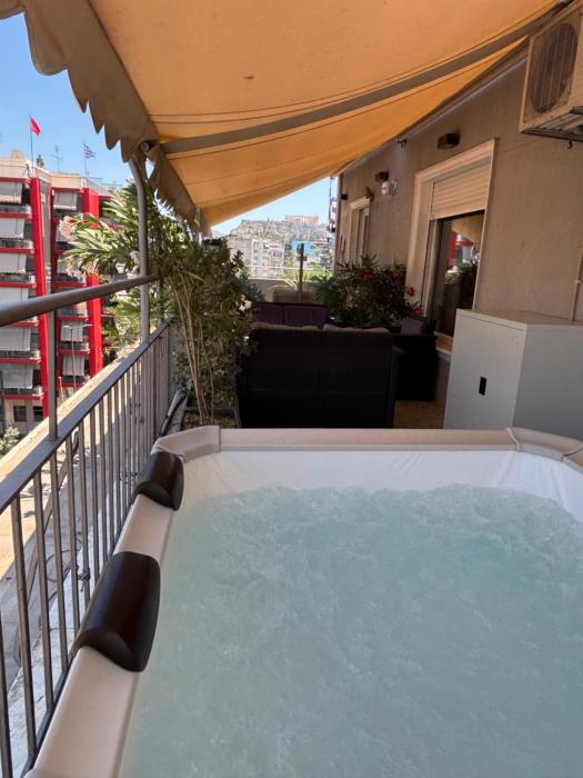 Jacuzzi Patio & Acropolis view 2-BD Retreat