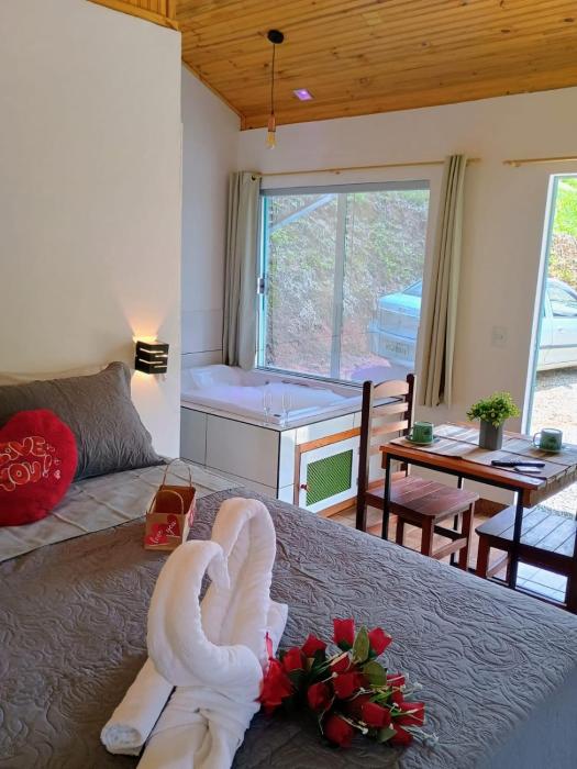 Chalé Som do Riacho e Chalé Riacho Sereno, com Hidromassagem e Lareira á 20 minutos de Gonçalves-MG