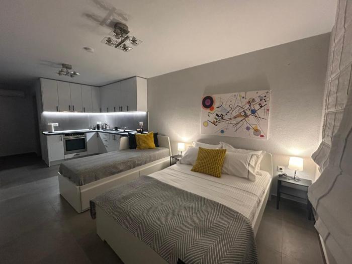 Αεί Κάριανη 1