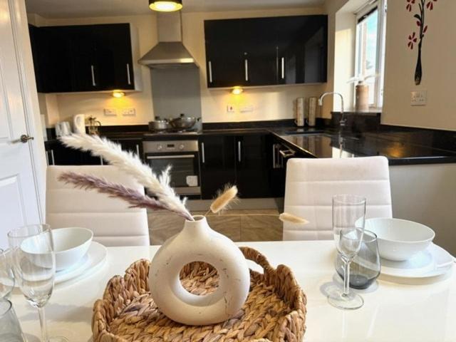 Comfortable 3 Bed Home away from Home