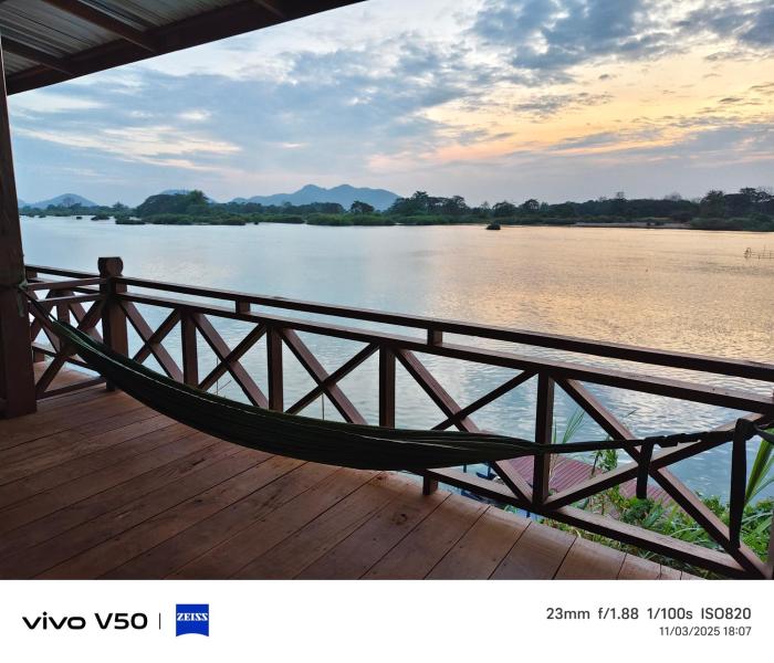 DONDET Vixay Sunset And River View