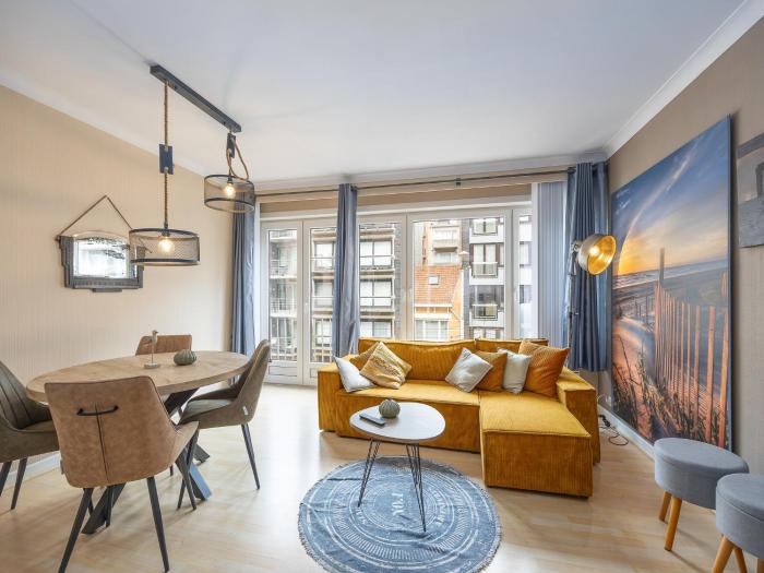 Retro studio with sleeping area