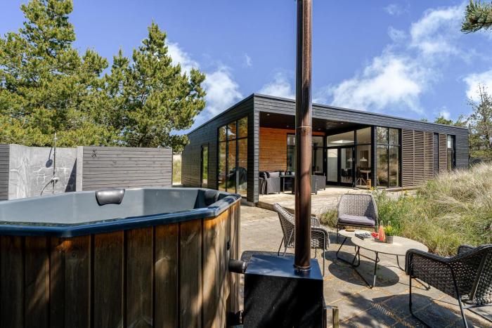 Lovely Holiday Home With Outdoor Sauna And Wilderness Bath, Close To Klitmøller Center And The North Sea