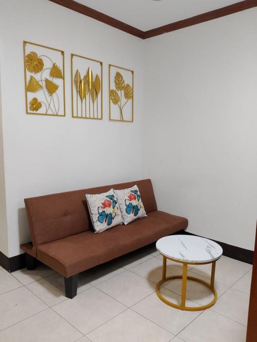 Makati Transient Condo 3BR with Balcony, Wifi