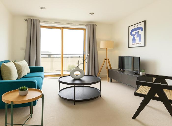 2 Bed Flat with Balcony in Wimbledon