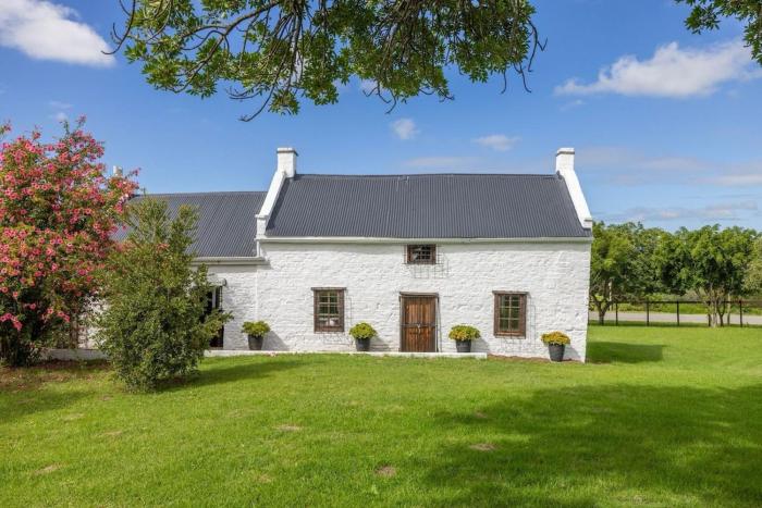 Morley House - Charming 1820 Settlers Cottage