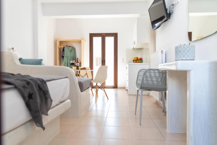 Depis place & apartments naxos