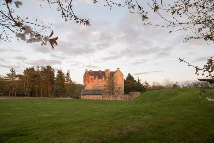 Historic 6-Bedrooms Castle Retreat