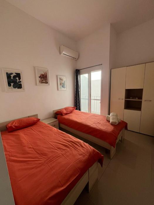 Modern Private Room in Swieqi Shared Flat with Shared Bathroom