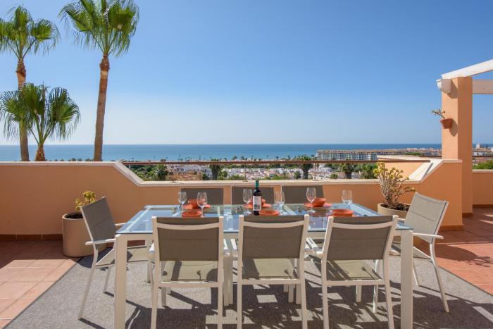 2163-Amazing penthouse, 2 terraces sea-golf view