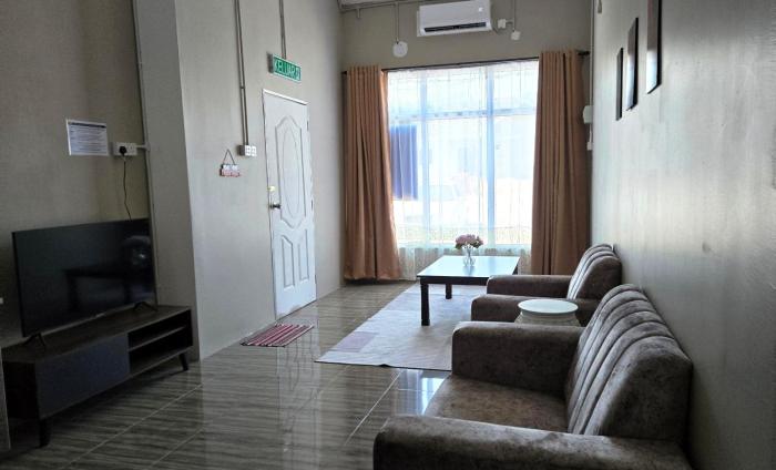Homestay Kodiang 1 Bedroom near Pekan Kodiang by DAleena Homes