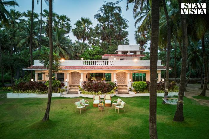 StayVistas Villa Bharat - Beachfront serenity with A spacious lawn