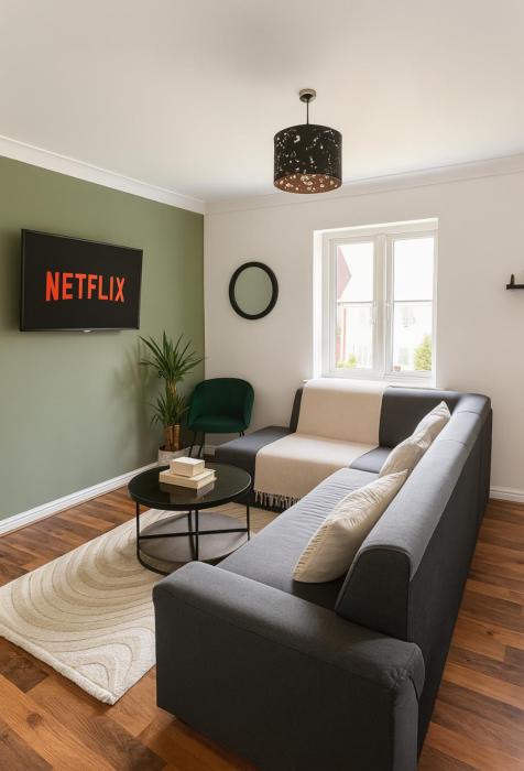 Spacious 2 Bedroom Apartment in Altrincham Sleeps 6