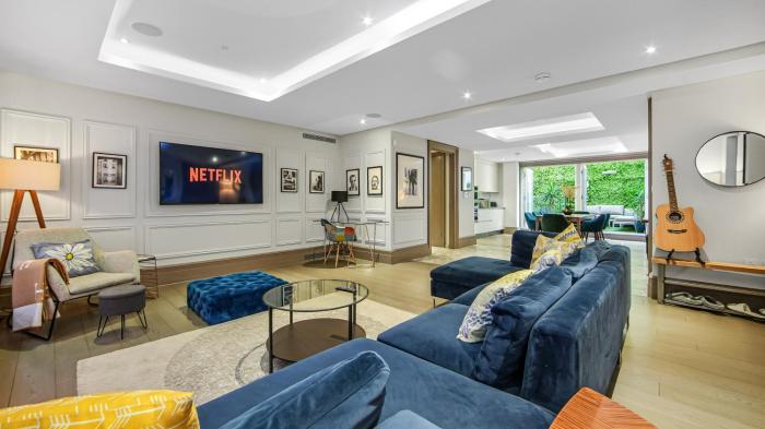 Luxury Interior Designed 3 Bedroom Apartment in Central London