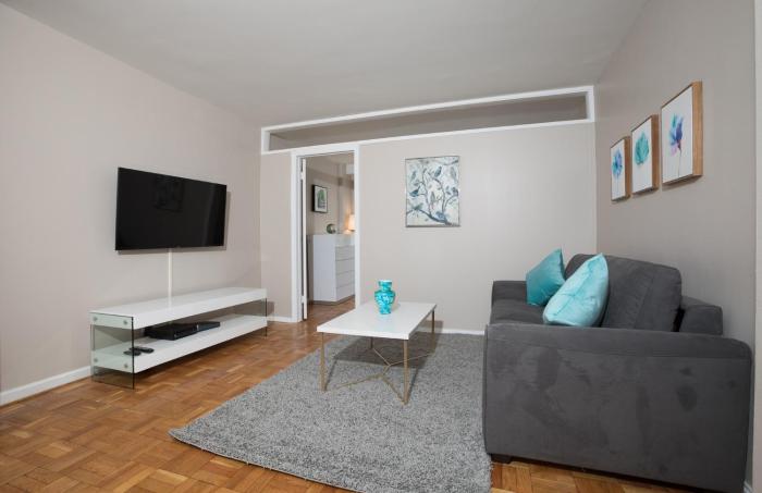 2 Bed Apt Ideally located in UES of Manhattan