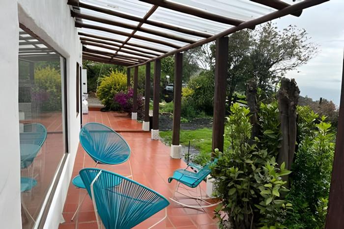 Casa del Cielo: Aventura, descanso y estrellas sobre montañas