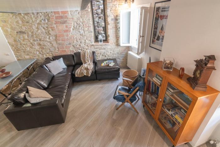 Stone loft with cozy terrace downtown Perugia