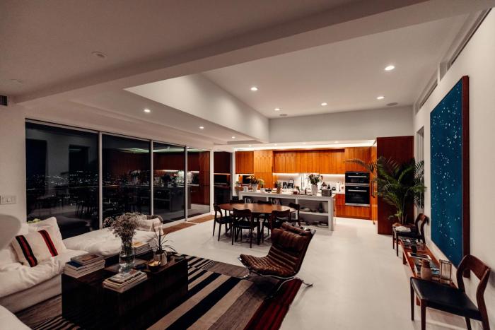 Stylish European Villa with Terraces - Jacuzzi - Prime West Hollywood