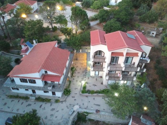 #13 One Bedroom Apartment With Kitchenette
