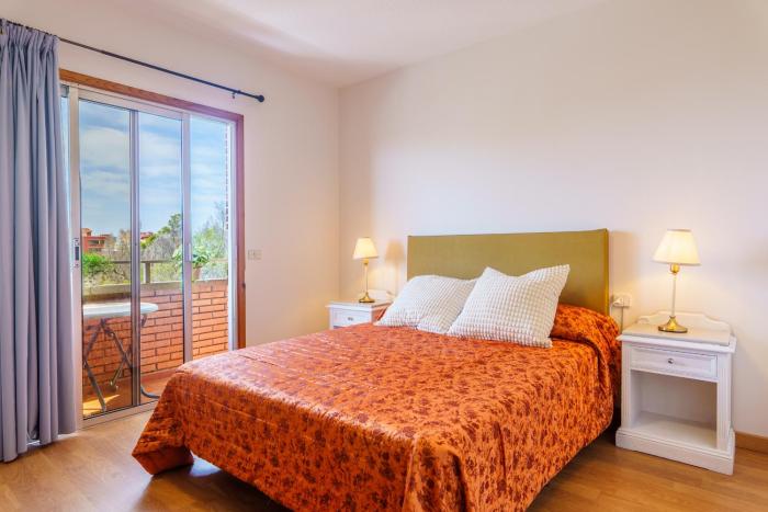 Living Sol - Centric Urban Room