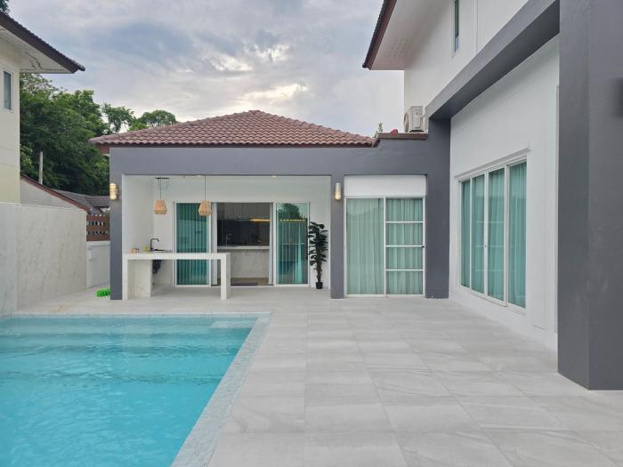 J-O-Y Private Pool Villa - Modern Design