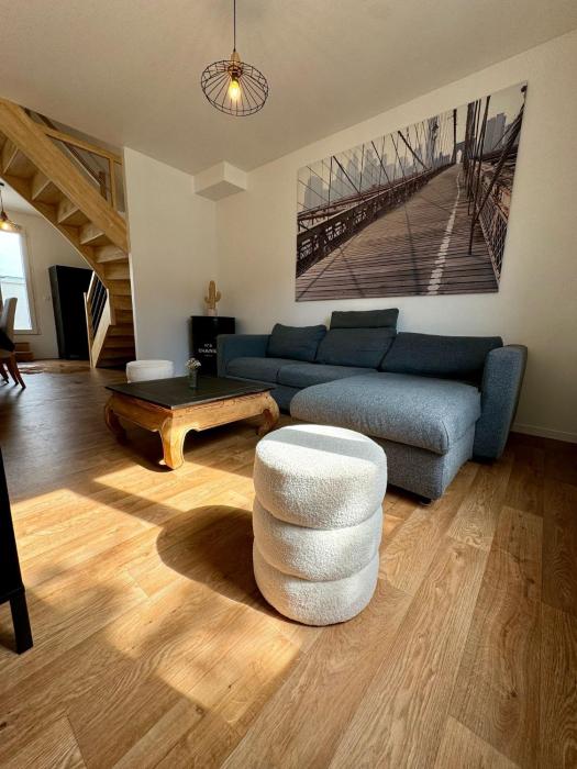 Duplex 70m2 proche mer, 2 chambres, terrasse, parking gratuit dans la rue