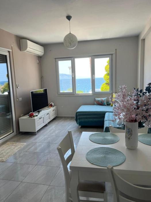 Beachfront Sion Sarande Apartment B