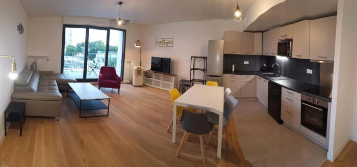 2min walk to metro, Newly Furnished 3 Bed Room, Gustave Roussy