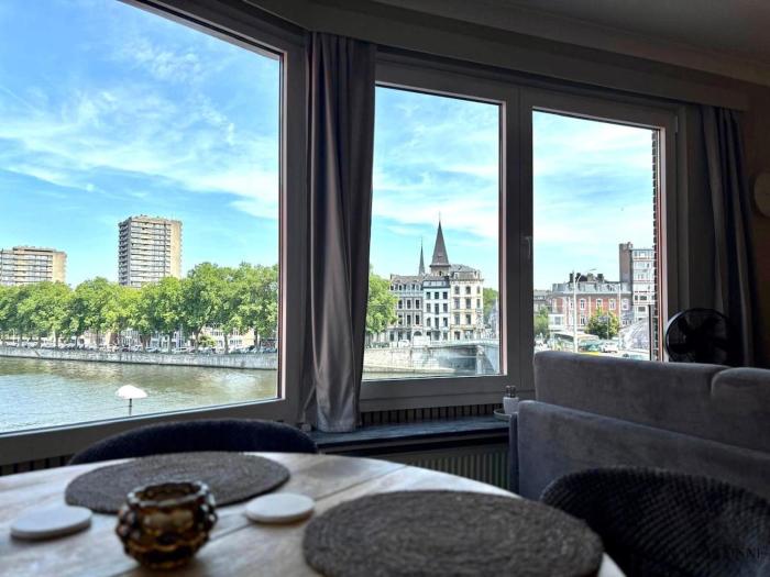 Le 180 escapade face à la Meuse